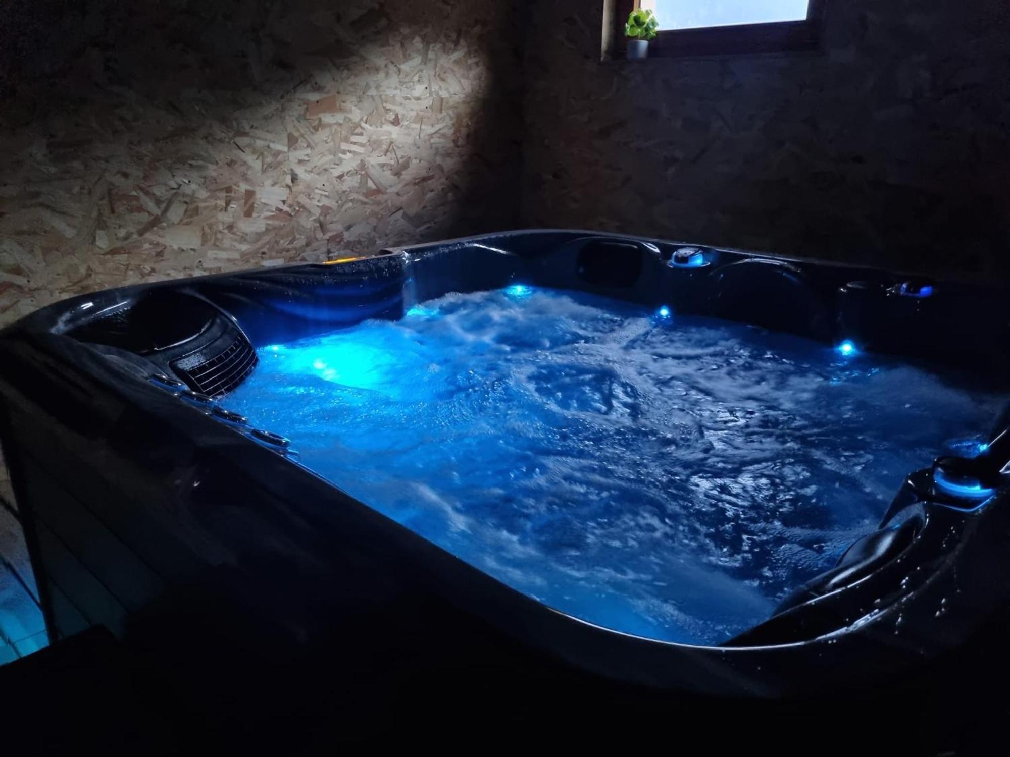 比桑Les Randogodilleurs Avec Jacuzzi A 2Kms Des Pistes Et 350M Du Theatre Du Peuple !别墅 外观 照片