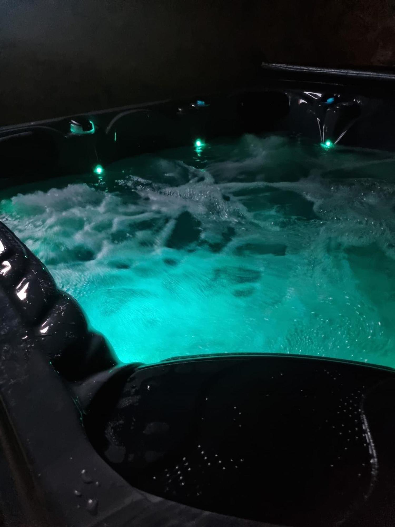 比桑Les Randogodilleurs Avec Jacuzzi A 2Kms Des Pistes Et 350M Du Theatre Du Peuple !别墅 外观 照片