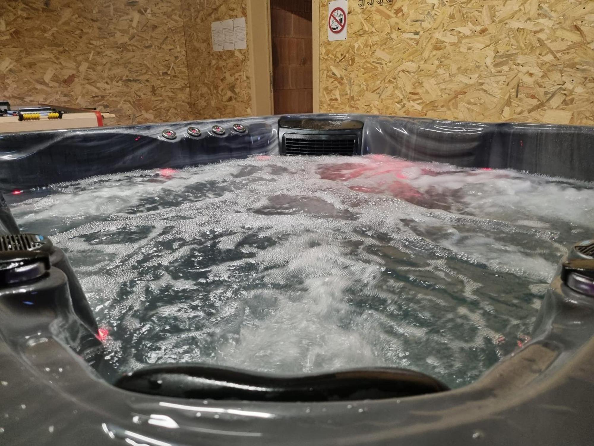比桑Les Randogodilleurs Avec Jacuzzi A 2Kms Des Pistes Et 350M Du Theatre Du Peuple !别墅 外观 照片