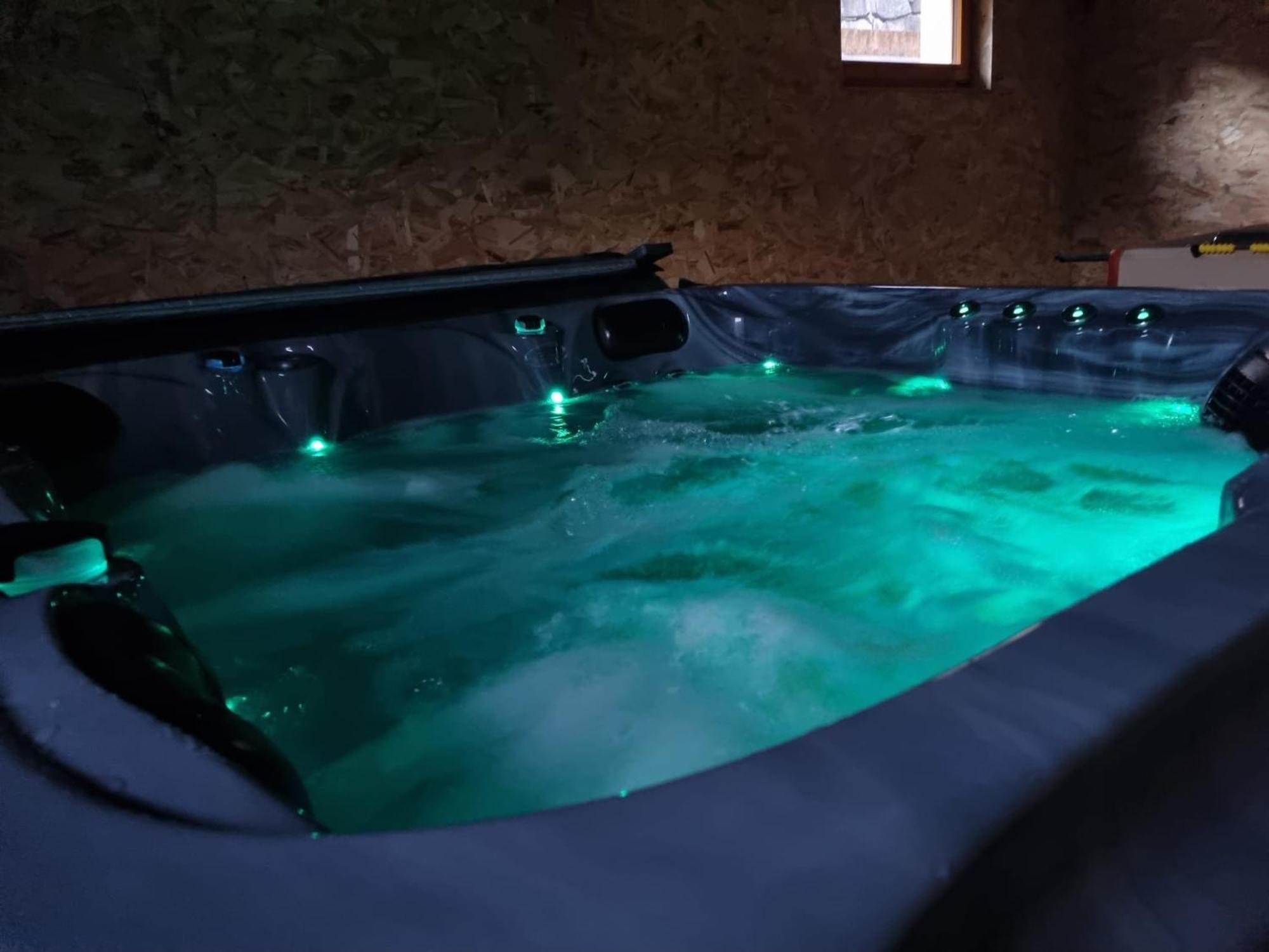 比桑Les Randogodilleurs Avec Jacuzzi A 2Kms Des Pistes Et 350M Du Theatre Du Peuple !别墅 外观 照片